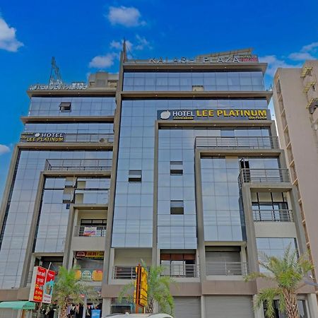Hotel Lee Platinum Ахмедабад Экстерьер фото