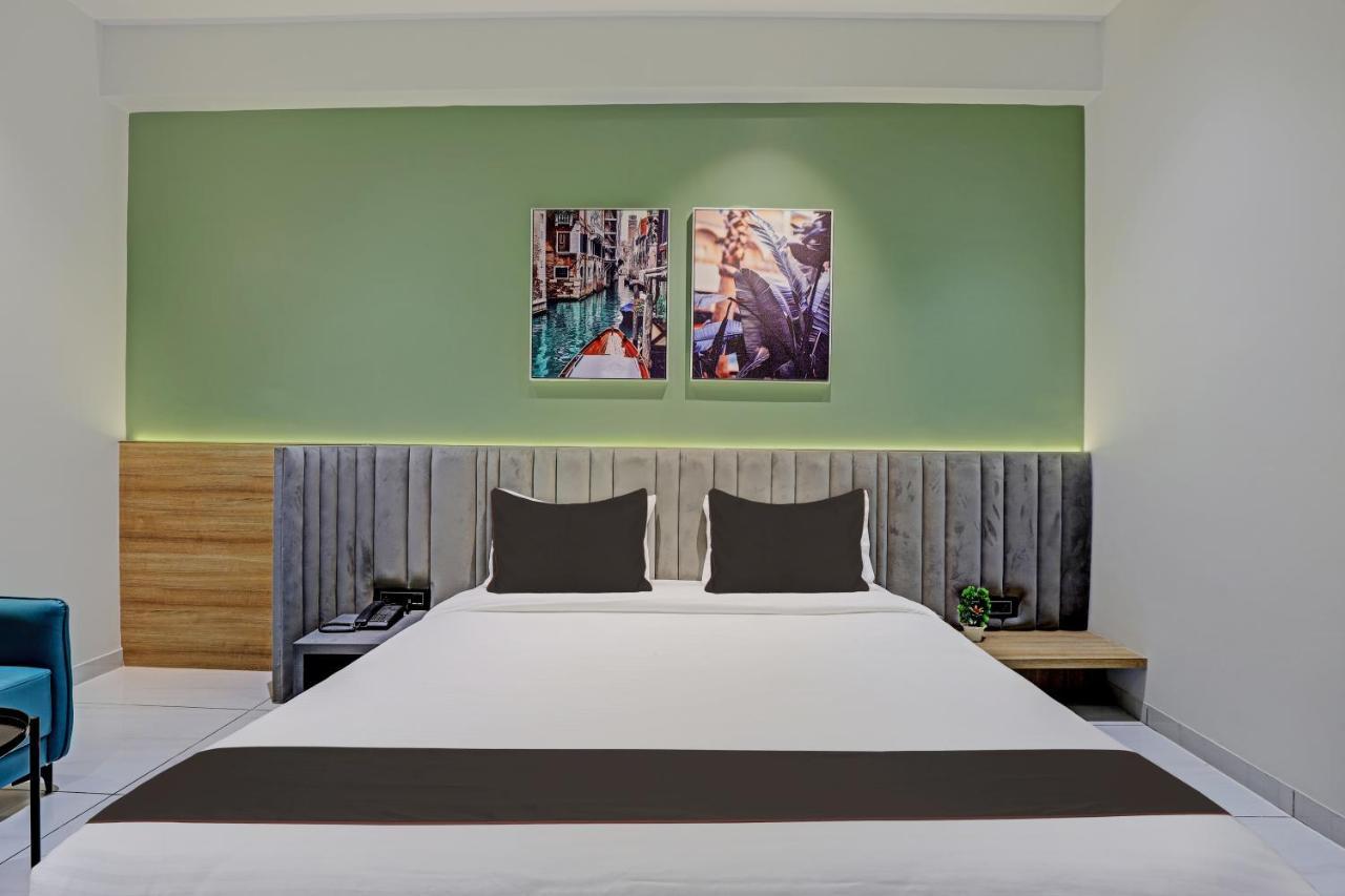 Hotel Lee Platinum Ахмедабад Экстерьер фото