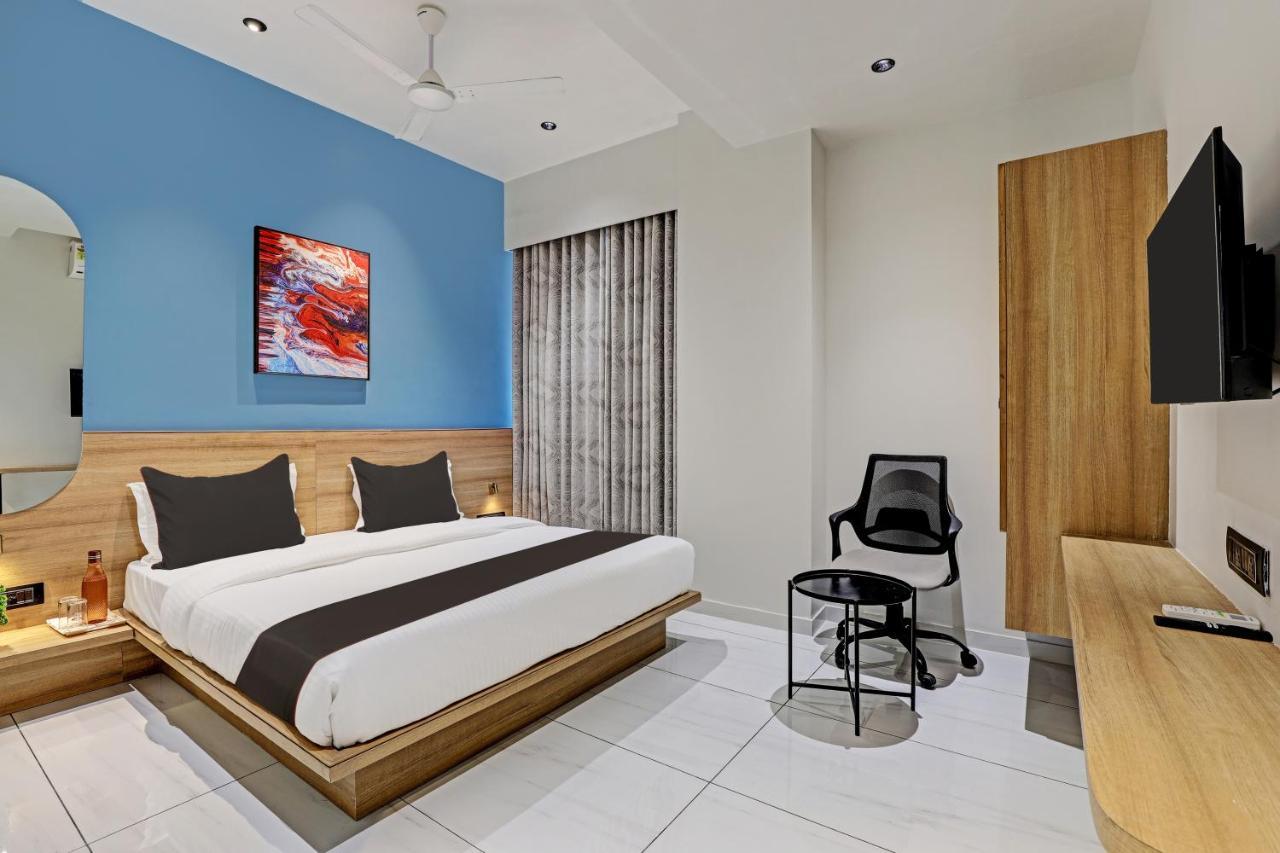 Hotel Lee Platinum Ахмедабад Экстерьер фото