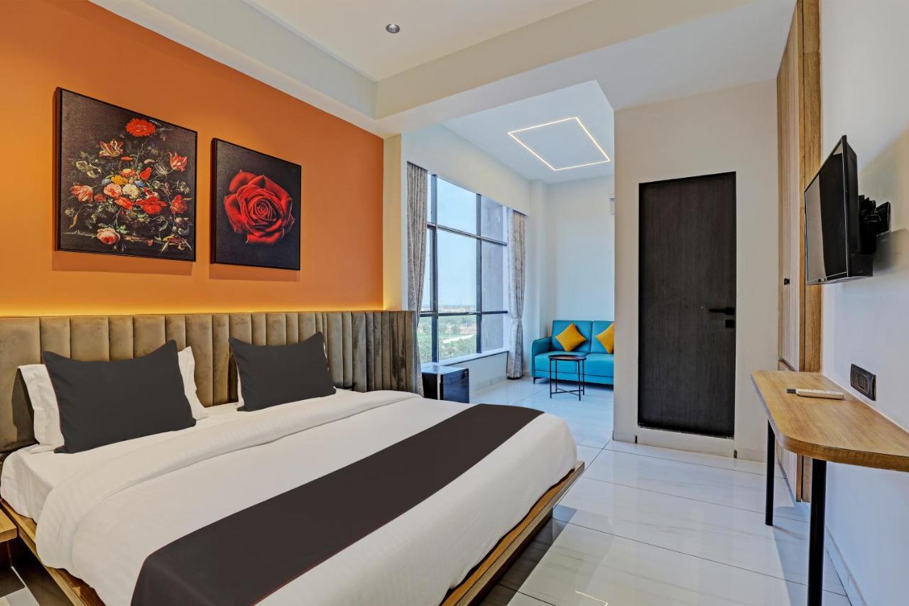 Hotel Lee Platinum Ахмедабад Экстерьер фото