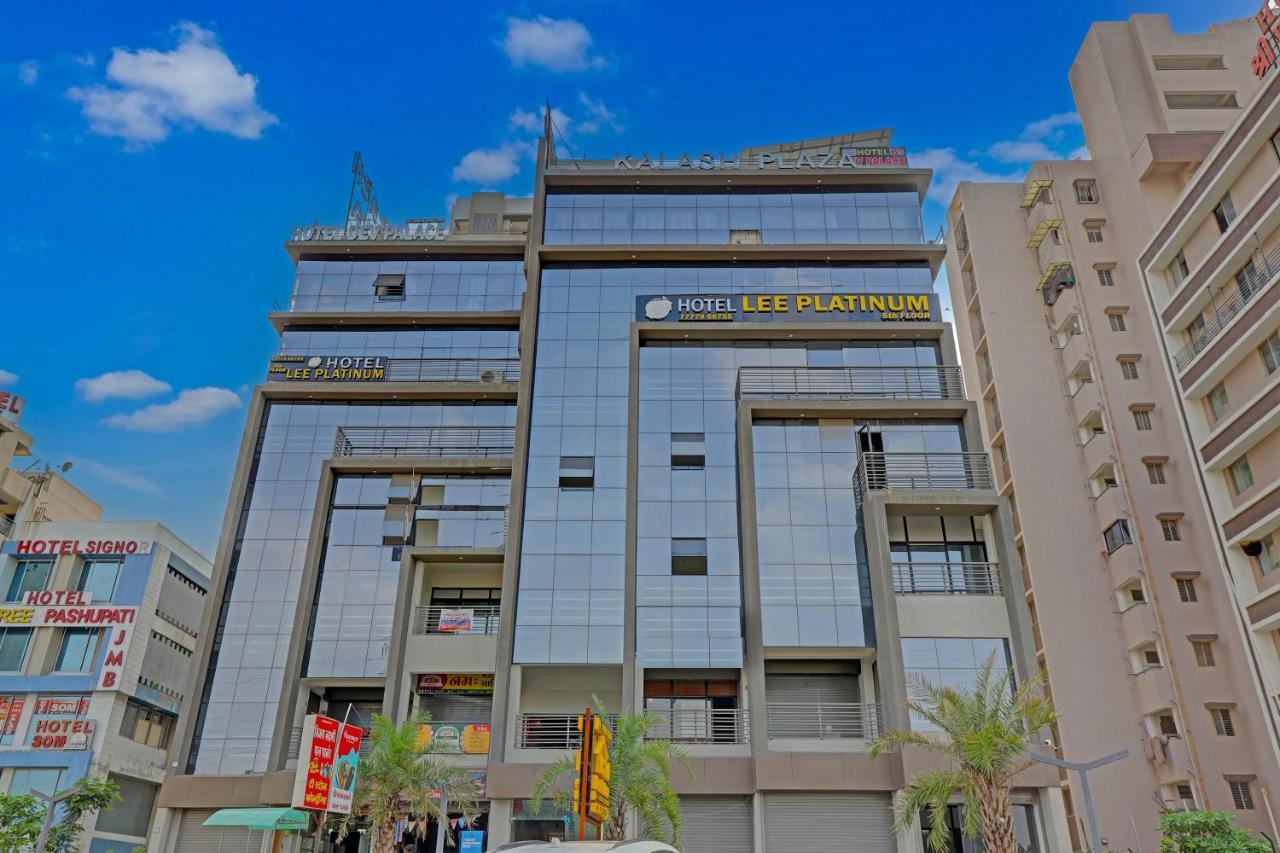 Hotel Lee Platinum Ахмедабад Экстерьер фото